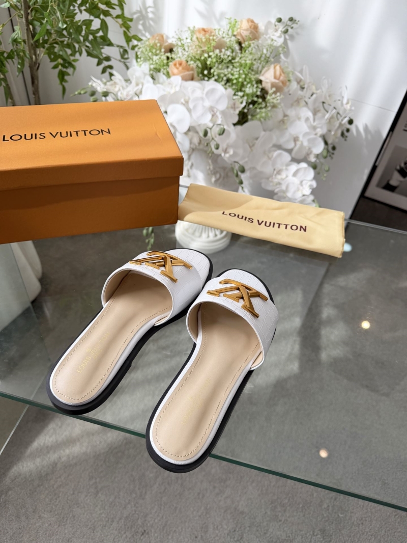 l0vis Vvtt0n slippers